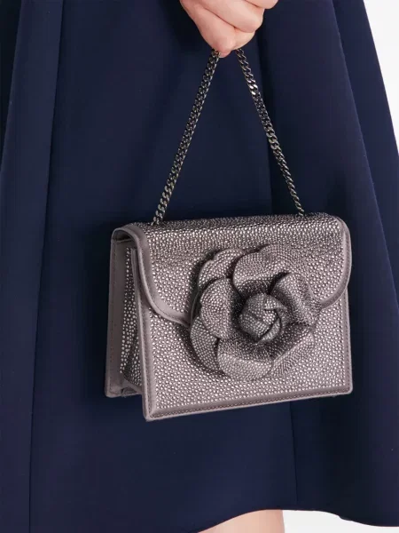Mini rankinė Oscar De La Renta su kristalais pilka