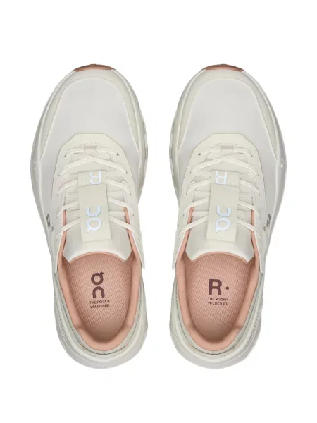 Sneakerși On
