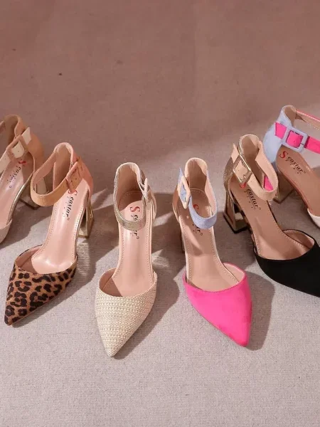 Полуотворени обувки Resti черно