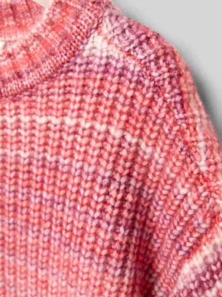 Sweter z dzianiny o kroju relaxed fit z obniżonymi ramionami S.oliver Red Label
