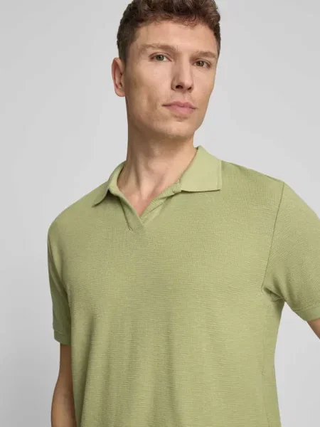 Koszulka polo o kroju comfort fit z dekoltem w serek Lindbergh zielone