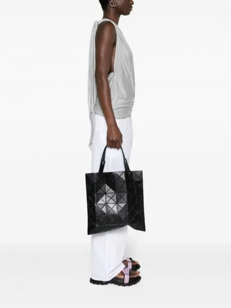 Rankinė Bao Bao Issey Miyake juoda