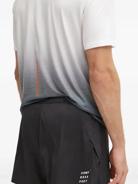 Pantaloni scurți Compressport cu imagine negru