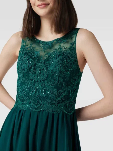 Sukienka wieczorowa z kwiatową koronkową aplikacją Laona zielona