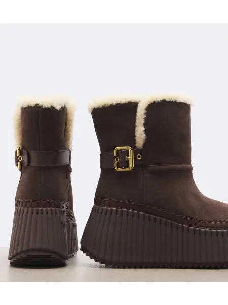 Cizme scurte Chloé din piele de căprioară cu platformă maro