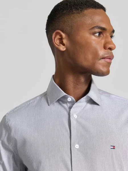 Koszula biznesowa slim fit z mieszanki bawełny Tommy Hilfiger Tailored czarna