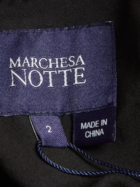 Μίντι φόρεμα Marchesa Notte με βολάν στράπλες μαύρο