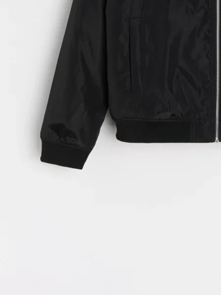 Бомбер Sinsay черный