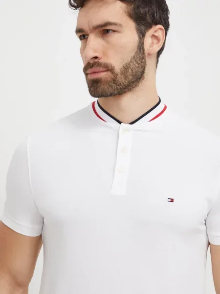 Тениска с яка Tommy Hilfiger с изчистен дизайн бяло