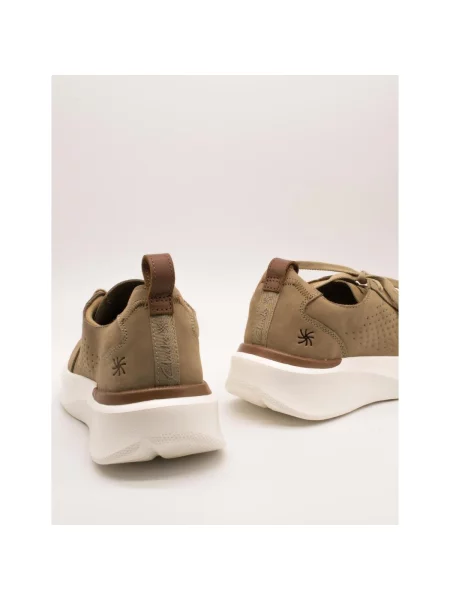 Pantofi Clarks maro