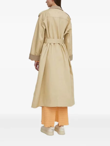 Trenčas Résumé dvieiliai