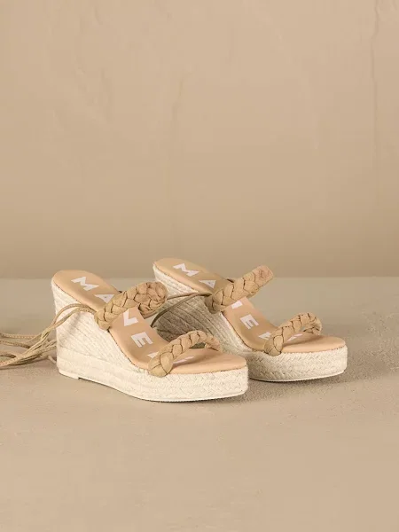 Замшевые плетеные босоножки Manebi на танкетке бежевые