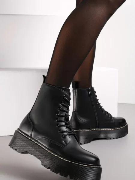 Botine pe platformă în stilul muncitorilor Marixana negre