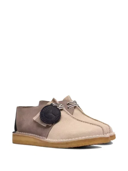 Cipele Clarks Originals s vezicama s čipkom