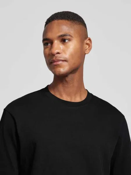 T-shirt z prążkowanym okrągłym dekoltem model ‘RAPHAEL’ Drykorn czarna