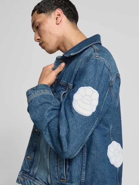 Kurtka jeansowa o kroju regular fit z na piersi Isnurh niebieska