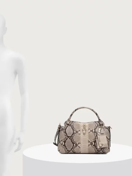 Кожаная сумка через плечо Guess