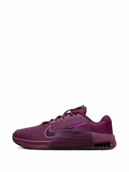Sneakerși Nike Metcon cu șireturi din dantelă violet