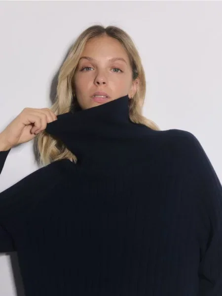 Reserved Водолазка в рубчик темно-синій синя