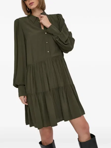 Rochie Ivy Oak în straturi de costum verde