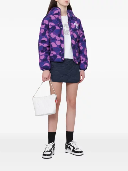 Μπουφάν Apee™ By *a Bathing Ape® με σχέδιο παραλλαγής μωβ