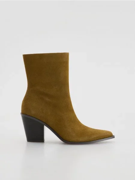 Reserved Semišové členkové čižmy na opätku béžová