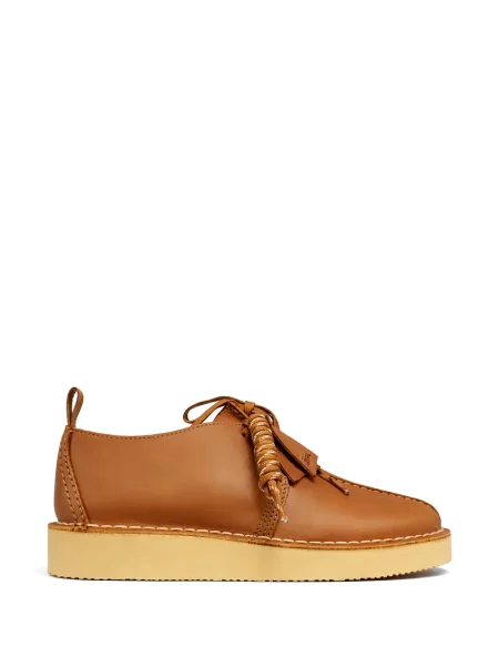 Botine Clarks Originals cu șireturi din dantelă cu autograf maro