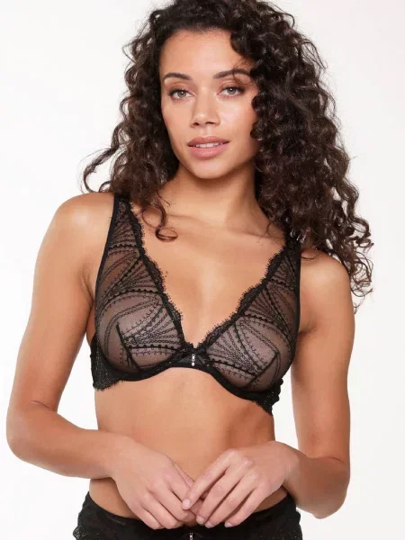 Кружевной бюстгальтер на широких бретелях чорний