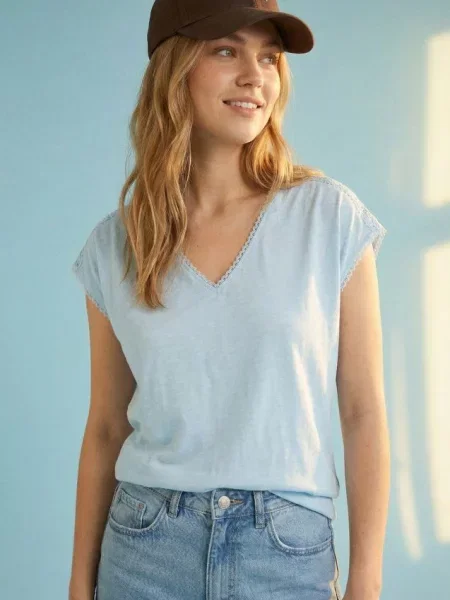 Блузка блакитний