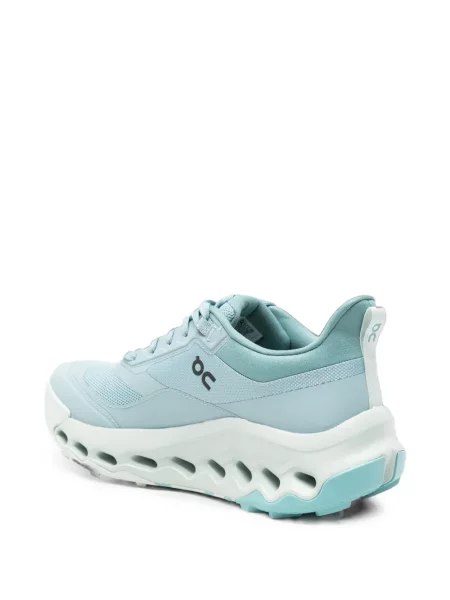 Sneakerși On albastru