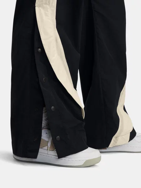 Sportske hlače Under Armour crna