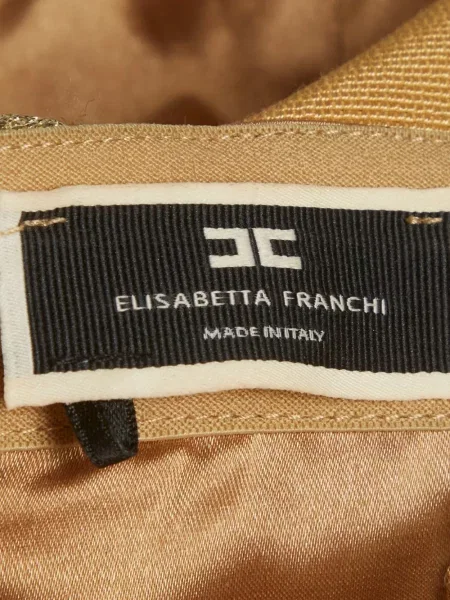 Топ Elisabetta Franchi бродиран от туид