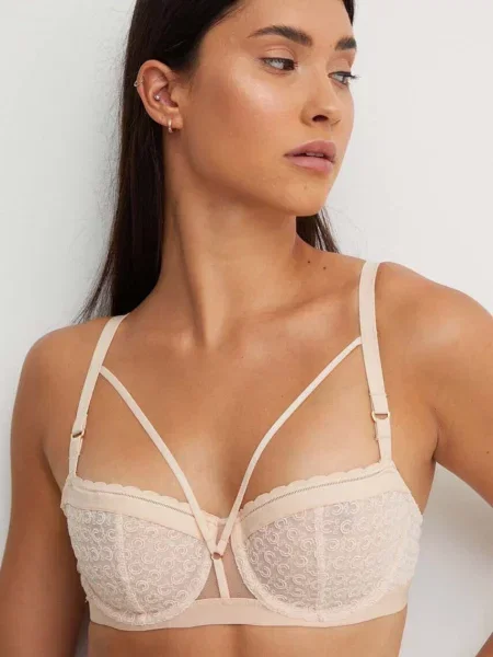 Сутиен Chantelle от дантела с изчистен дизайн бежово