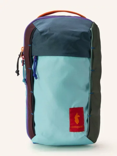 Nerka Cotopaxi w miejskim stylu niebieska