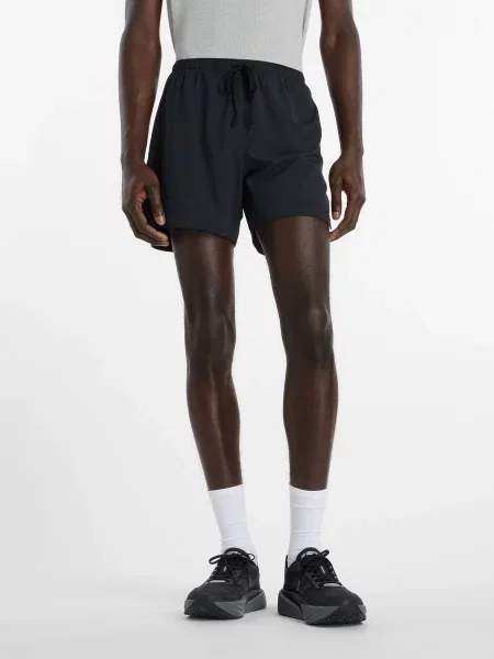 Спортивні шорти New Balance чорний