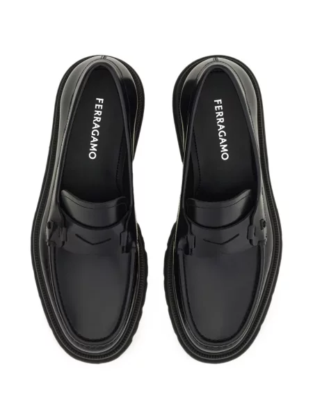 Loafersy Ferragamo čierna
