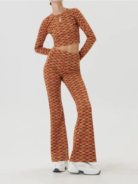 Кроп-топ з довгими рукавами та геометричним візерунком різнобарвний