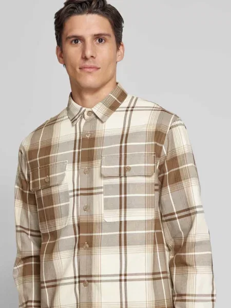 Kurtka koszulowa o kroju regular fit z na piersi model ‘AUSTER’ Casual Friday biała