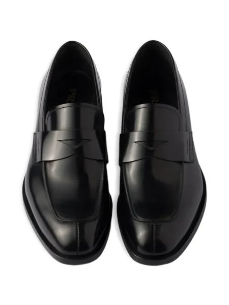 Pantofi loafer Prada din piele negru
