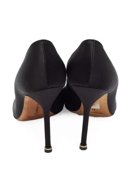 Pantofi cu toc Manolo Blahnik cu perle negru