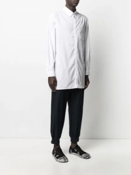 Dlouhá košile Yohji Yamamoto s kapsami s klopami bílá