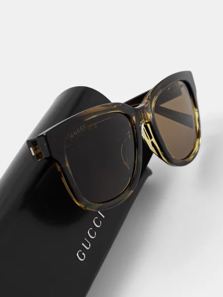 Солнцезащитные очки Gucci
