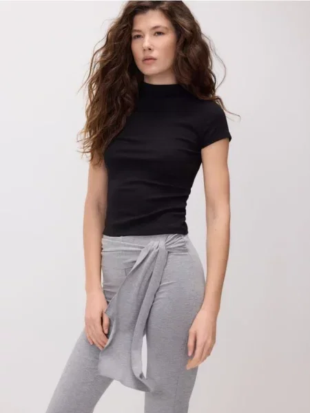 Reserved Блузка в горошок чорний