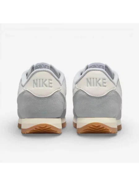 Pantofi Nike gri