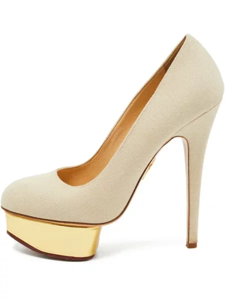 Salonke Charlotte Olympia s platformom