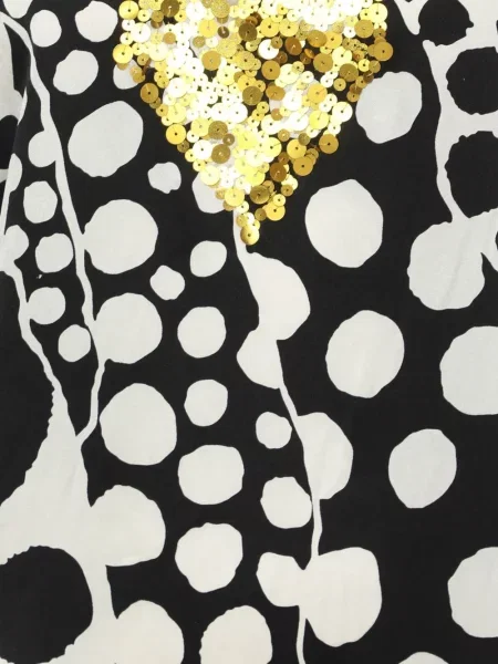 Bluzka Anna Scholz z cekinami z dekoltem w serek czarna