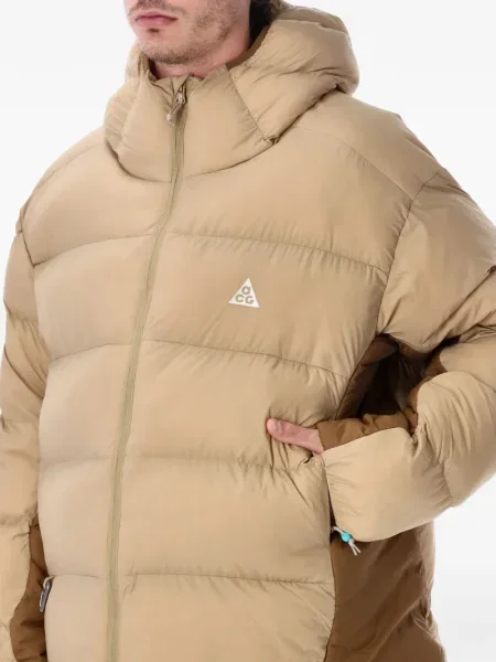 Sweter Nike zamszowy plisowany z nadrukiem brązowy