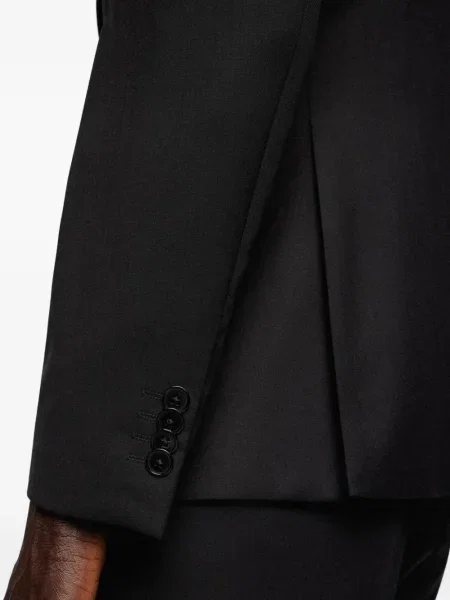 Яке Hugo черно