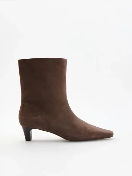 Reserved Botine cu kitten maro-închis maro