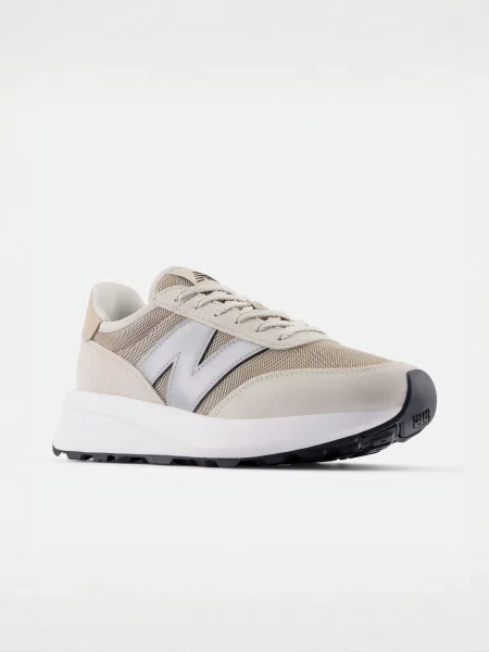 Замшевые повседневные кроссовки New Balance белые